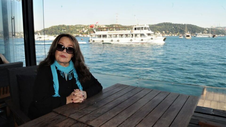 Muhterem Nur kimdir?