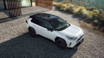 Hibrit SUV'a yeni donanım