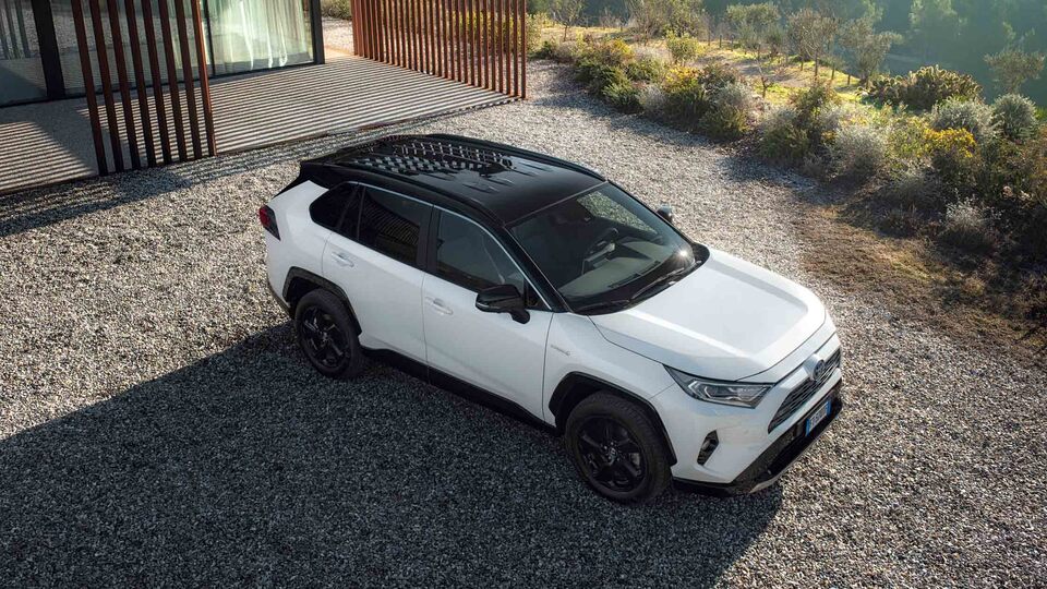 Hibrit SUV'a yeni donanım