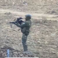 Yunanistan sınırında göçmenlere mermi, Nazilere dayak!