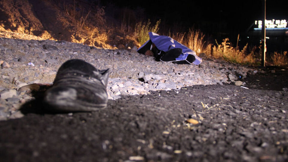 Otomobil şarampole uçtu