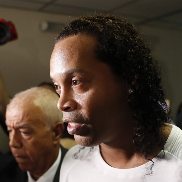 Ronaldinho, Paraguay'da tutuklandı!