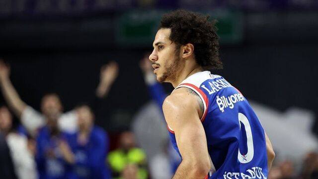 Larkin'de yine tarihi performans!