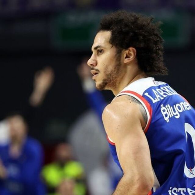Larkin'de yine tarihi performans!