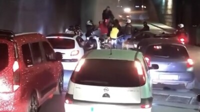 Trafiği birbirine katmışlardı! Cezasız kalmadı!