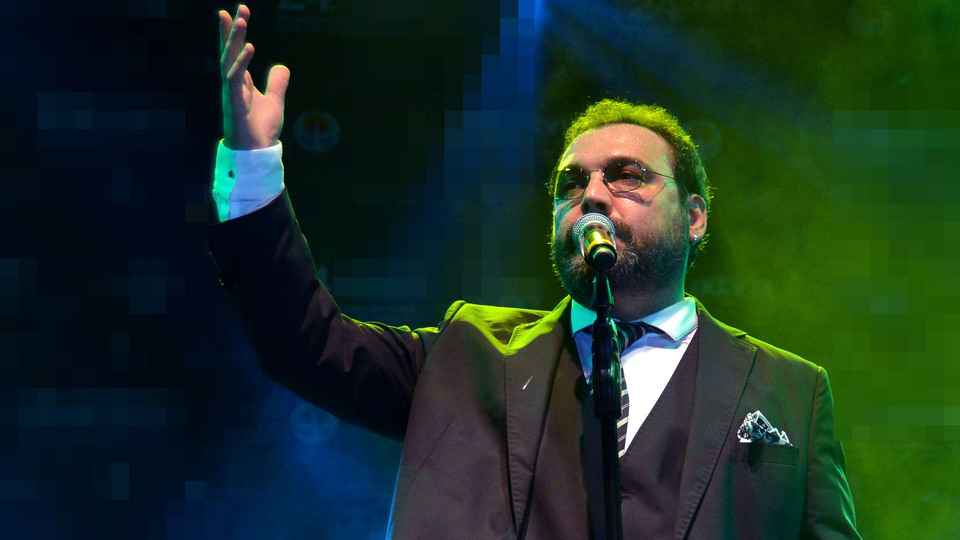 Dinleyicilerini geçmişe götürdü