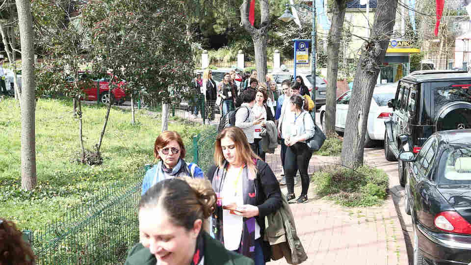 Kadınlar deneyimlerini yürürken aktardı