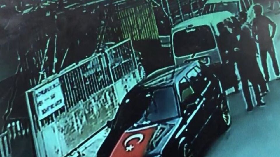 Balkondan atlatan park kavgası!