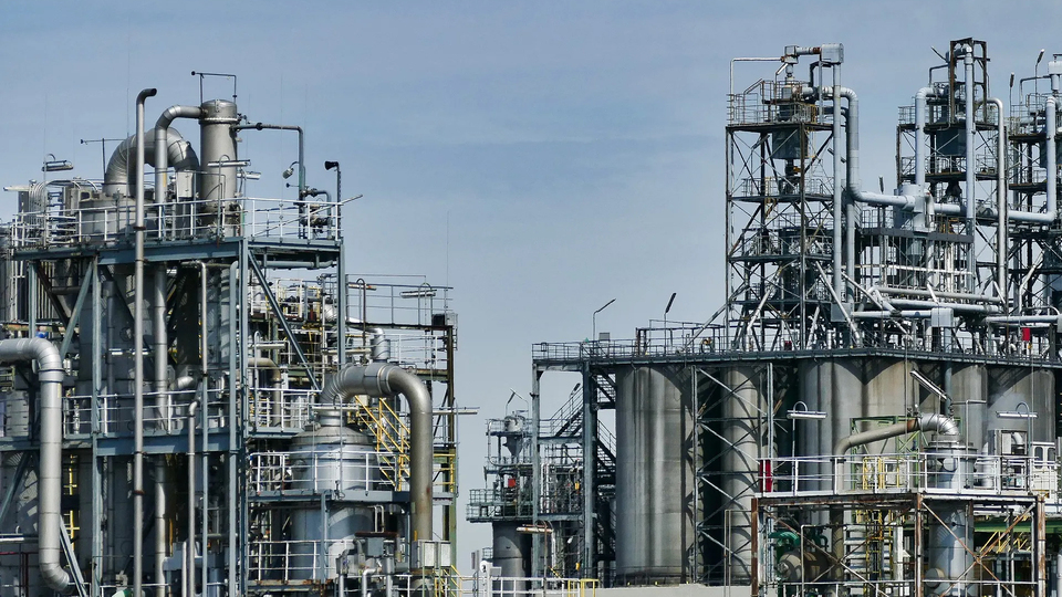Küresel petrol arzı şubatta azaldı