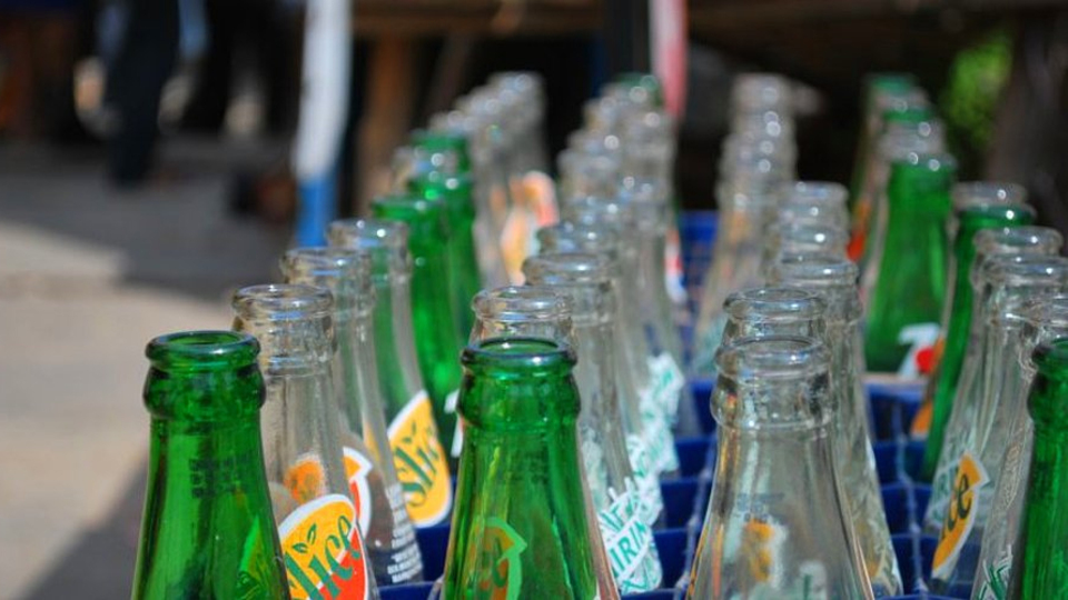 "Bir cam şişe 25 dakikalık elektriğe bedel"