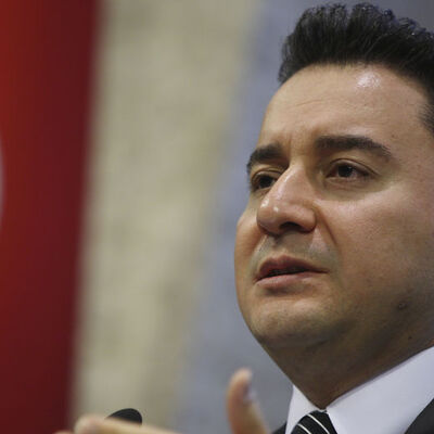 Babacan parti dilekçesini verdi