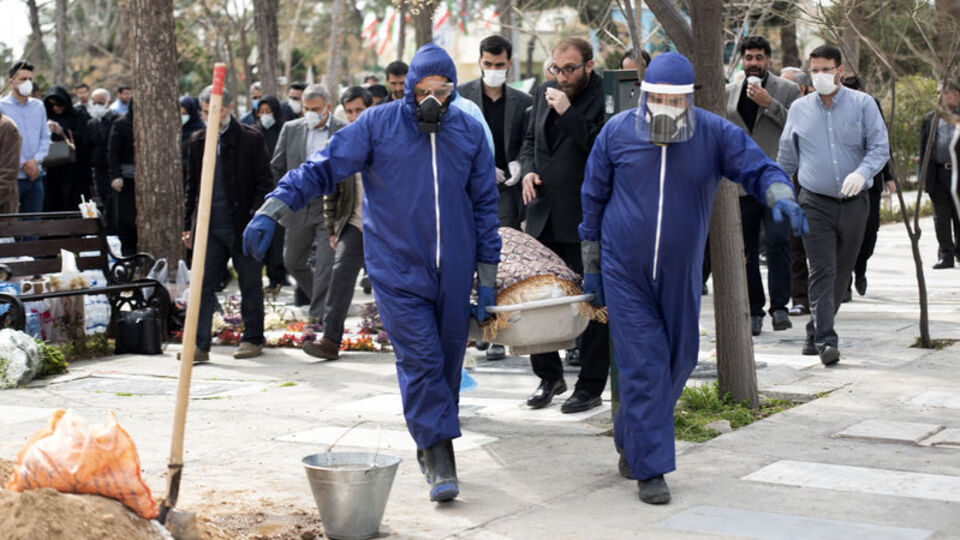 Şoke eden olay! İran'da 27 kişi alkolden öldü!