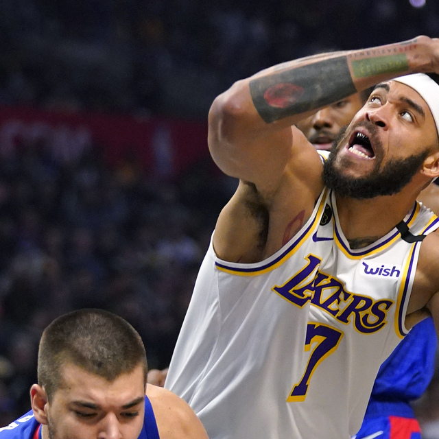 Los Angeles derbisinin galibi Lakers