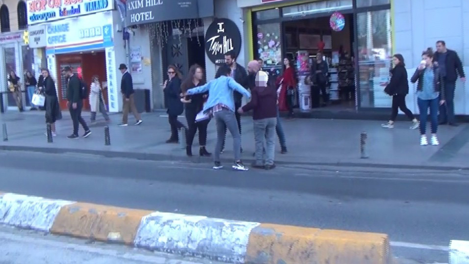 Taksim'de sinir krizine yol açan taciz iddiası!