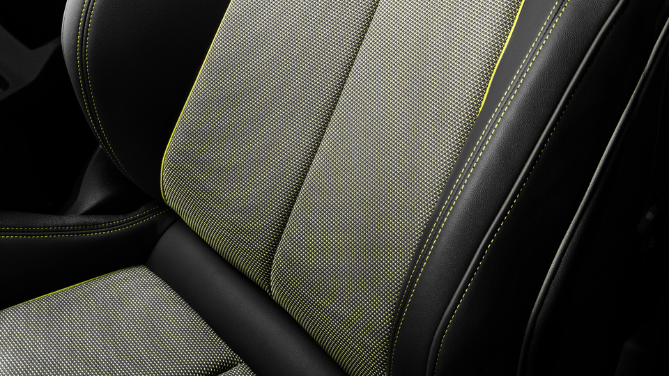 Koltukları pet şişeden üretti