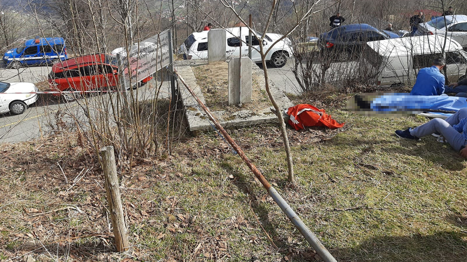 Şehitlikte kahreden ölüm!