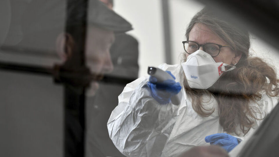 Coronavirüs Türkiye'ye geldi!