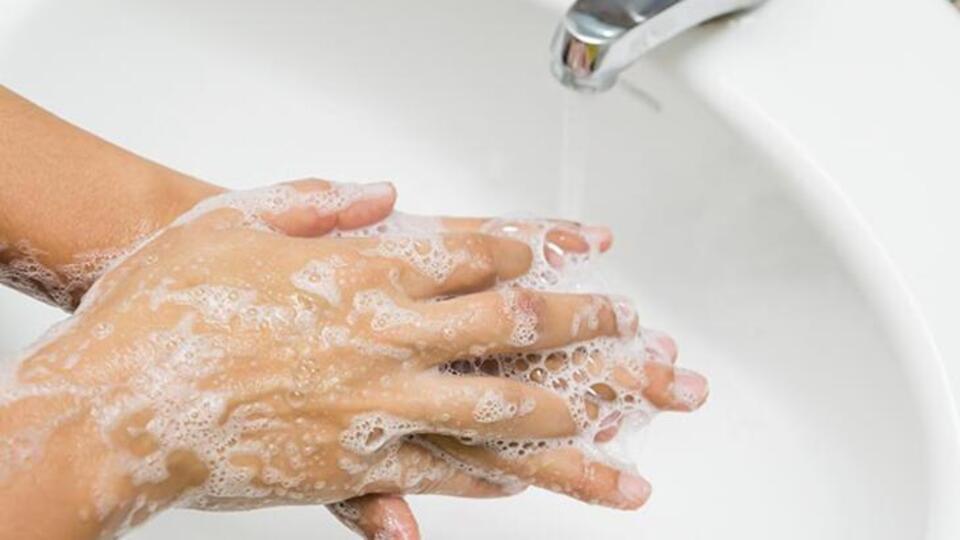 El temizleme jeli nasıl yapılır?