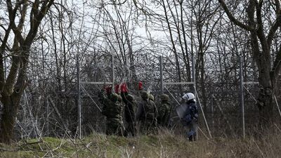 NYT: Yunanistan sığınmacıları gizli merkezlerde tutuyor