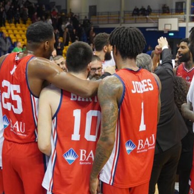 Bahçeşehir Koleji yolu yarıladı!