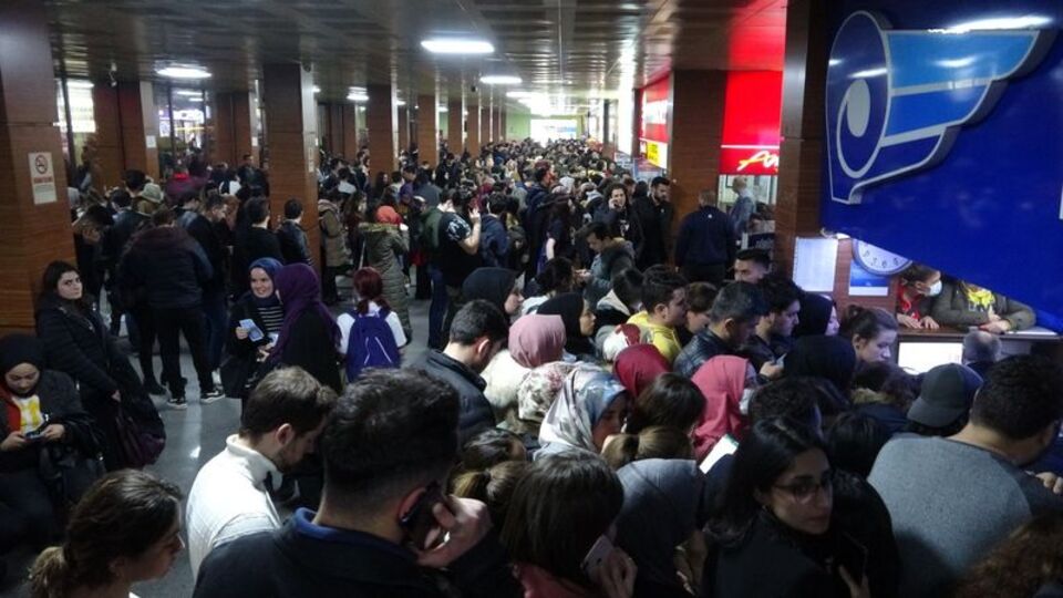Otogarlarda koronavirüs tatili yoğunluğu