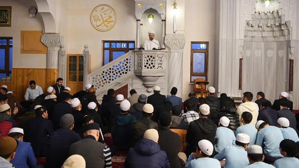 Diyanet'ten Corona konulu Cuma hutbesi