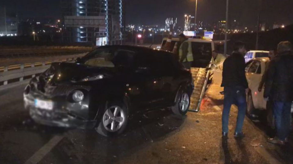 İstanbul'da zincirleme kaza: 3 yaralı