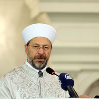 Diyanet İşleri Başkanı'ndan umrecilere 14 gün uyarısı