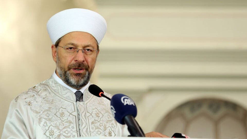 Diyanet İşleri Başkanı'ndan umrecilere 14 gün uyarısı