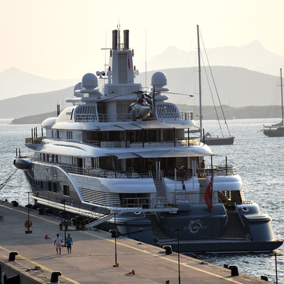 100 metreden fazla yanaşanı batırabilir