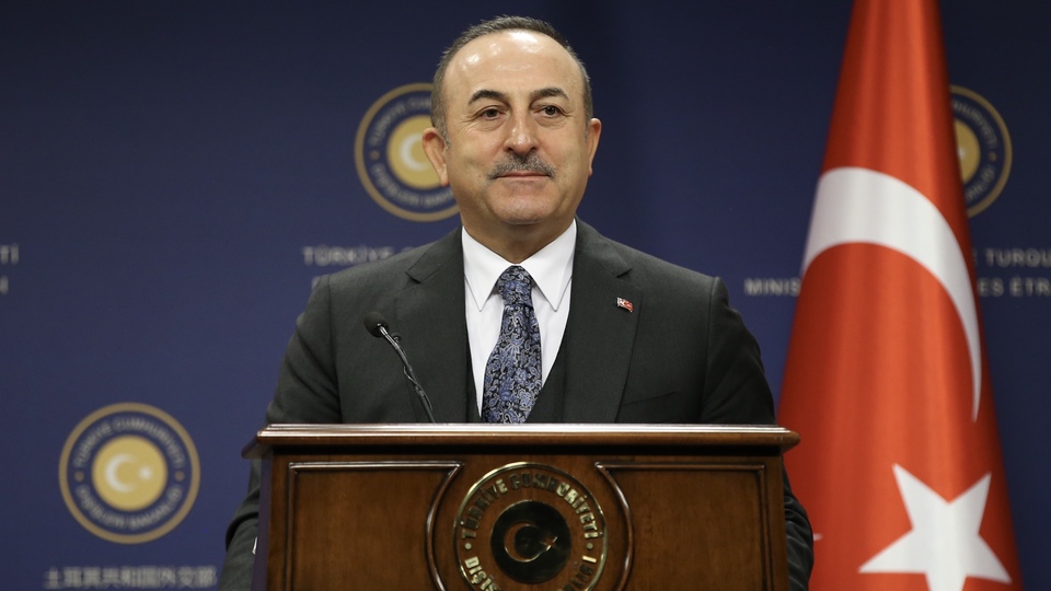 Çavuşoğlu'ndan İslamofobiye karşı öneri!