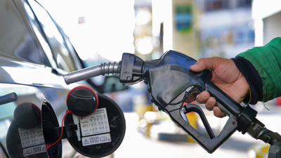 Akaryakıtta önce zam sonra indirim