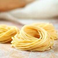 Ünlü şarkıcı Pink de evinde makarna yapıyor