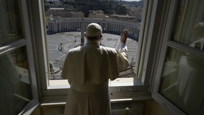 Papa karantina altındaki Roma sokaklarını gezdi!