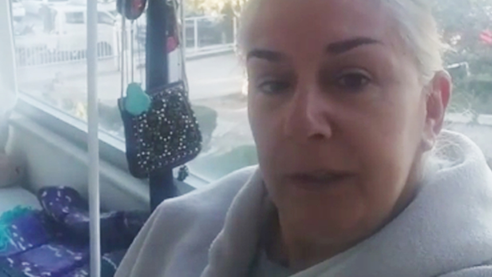 "Aşağıdan yukarı bakarak acırlar"