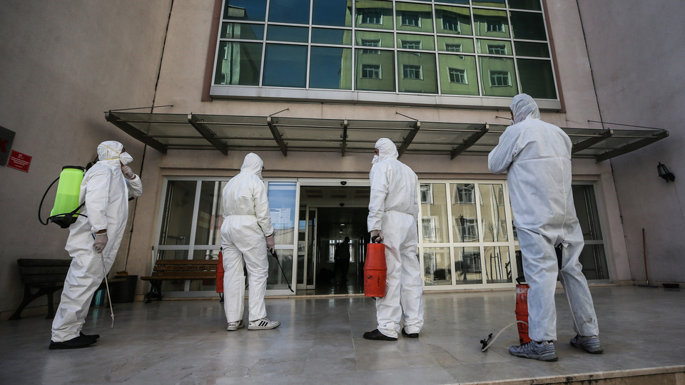 Umre yolcularına öğrenciden karantina notu!