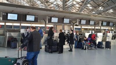 İlk kafile yurda döndü! Tahliye başladı!