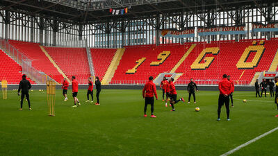 Gürsel Aksel Stadı dezenfekte edildi