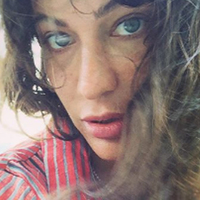 "Sanki ellerim mikrop kapmış gibi"