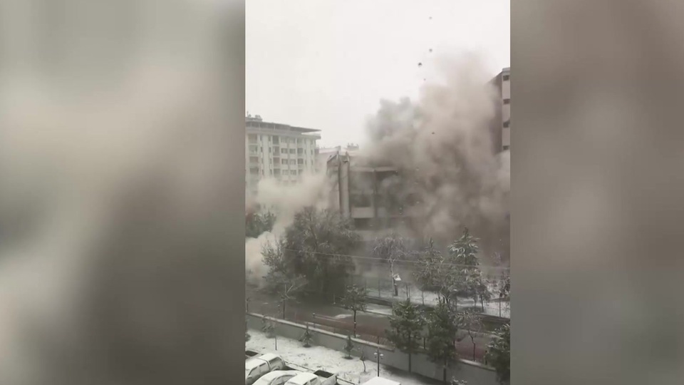 Saniyeler içinde böyle yıkıldı!