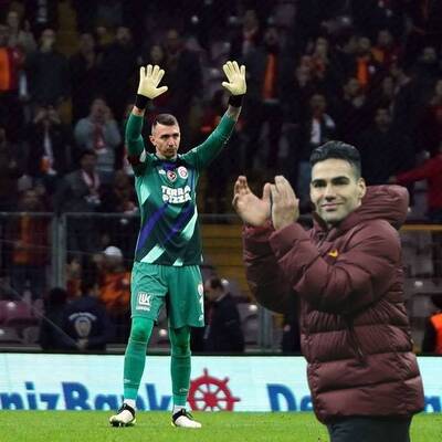 "Dünyada insanlar ölüyor!"