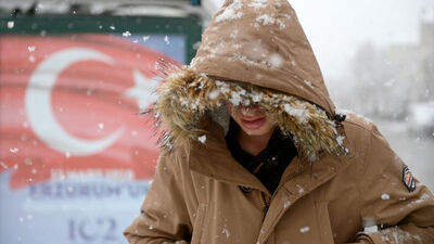 Türkiye donuyor! Kıyıda sağanak içeride kar var