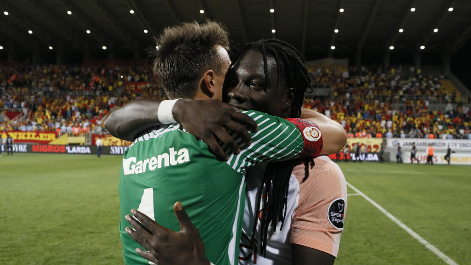 Bafetimbi Gomis geri dönüyor!