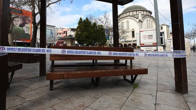 Salgına aldırmayan yaşlılar için çarpıcı önlem!