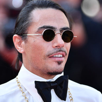 "Bir telefon kadar yakınım"