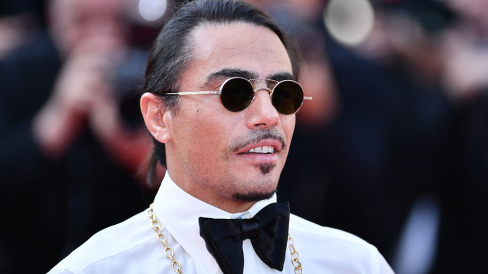 "Bir telefon kadar yakınım"