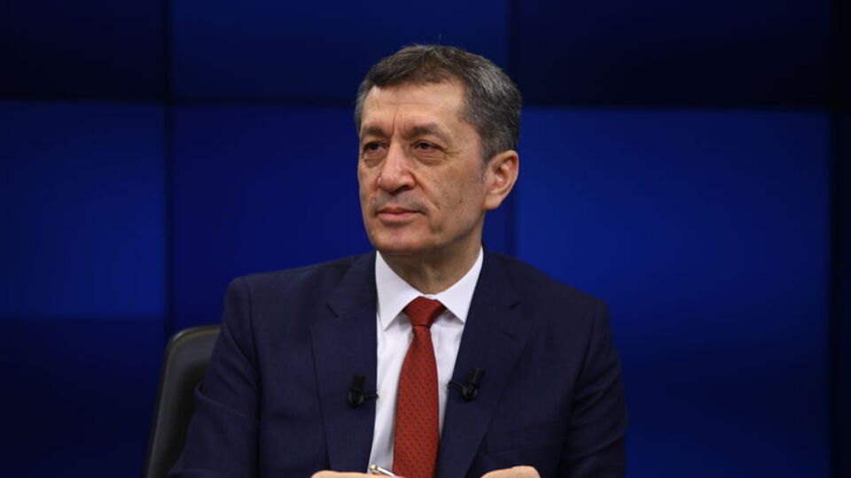 Bakan Selçuk açıkladı! Pazartesi günü ders başlıyor!