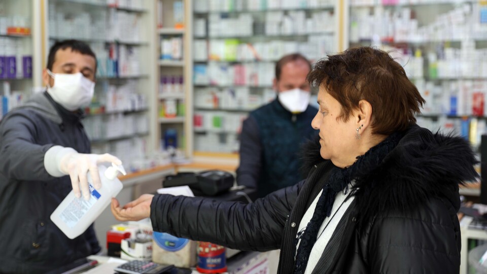 Eczacılardan kritik salgın önlemi!