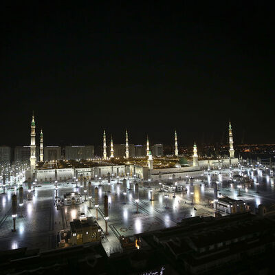 Suudi Arabistan'dan kutsal mekanlarda namaz yasağı