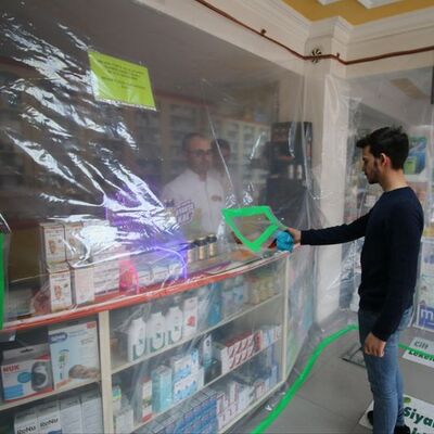 Koronavirüse karşı 'Brandalı eczane'